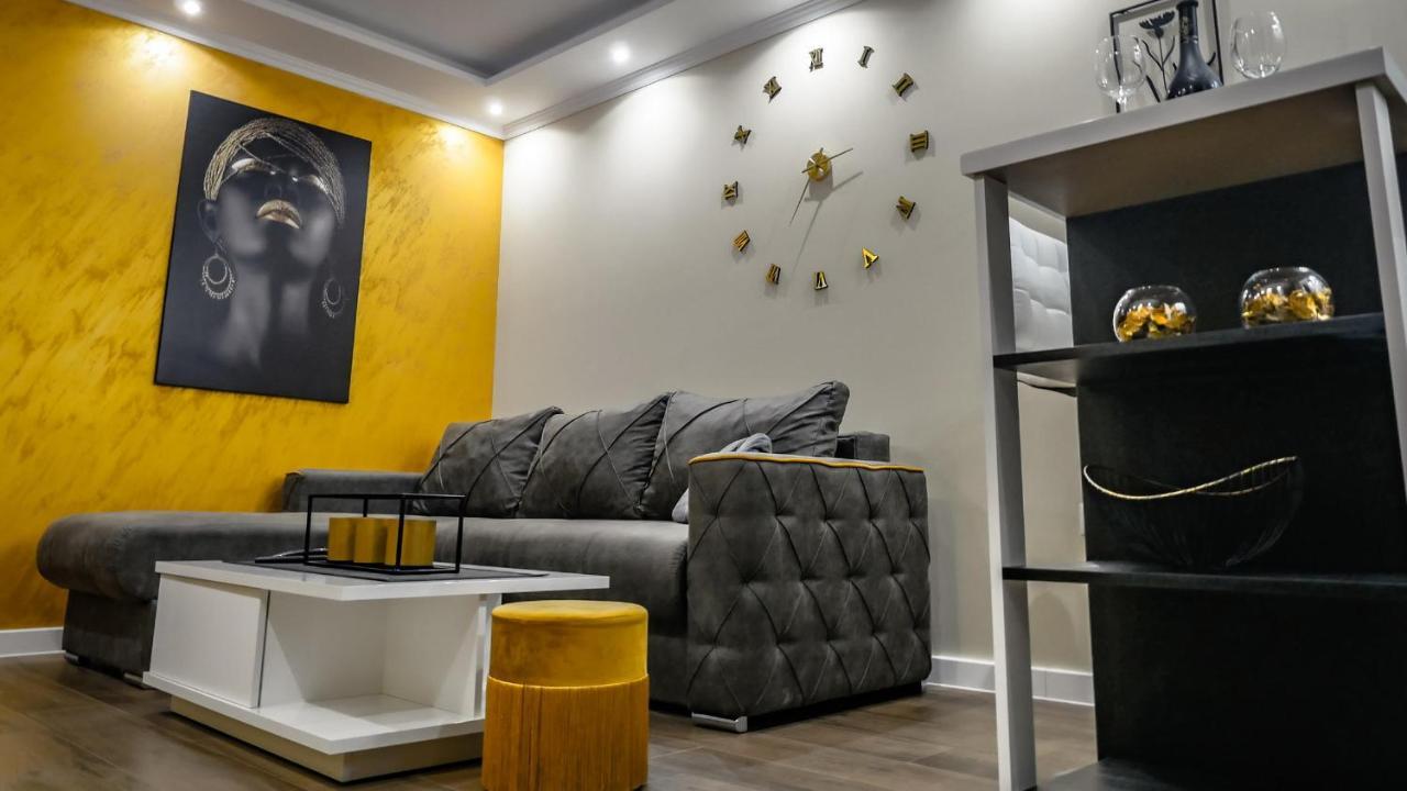 Apartment Delux 14 Subotica Bagian luar foto